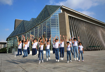 Shenzhen Concert Hall “Fly Over the Rainbow” Multiethnic Children’s Choir